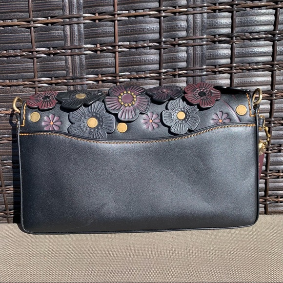 *SOLD* Coach Tea Rose Dinky in Black Purple with Brass - Picture 3 of 15